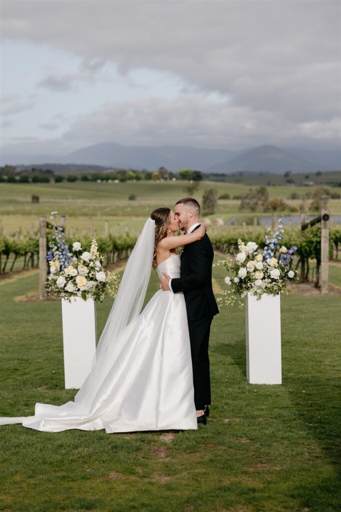 Acacia Ridge Winey Couple Getting Married